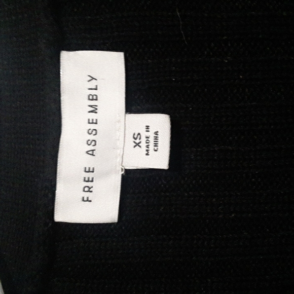 FREE ASSEMBLY WOMENS CARDIGAN TIGHT FITTING LONGSLEEVE SWEATER - Picture 3 of 7